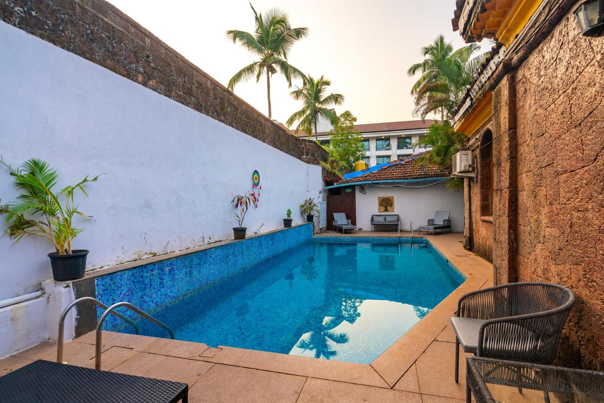 Madpackers Goa Anjuna - Bar Exterior foto